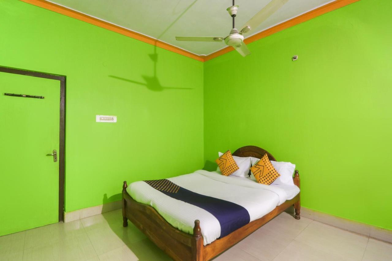 Spot On 65043 Hotel Kalinga Palace Kendrapara Exterior foto
