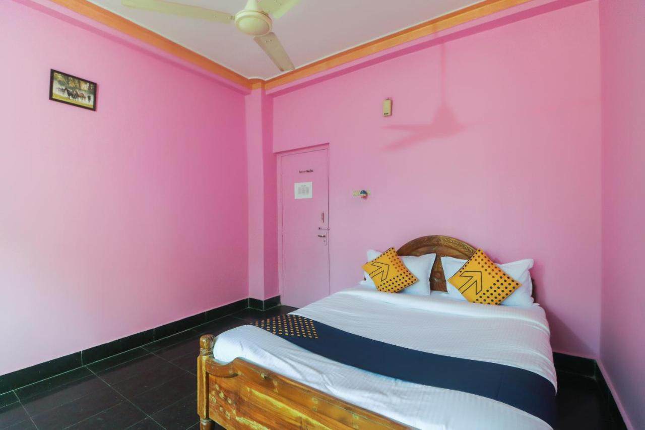Spot On 65043 Hotel Kalinga Palace Kendrapara Exterior foto