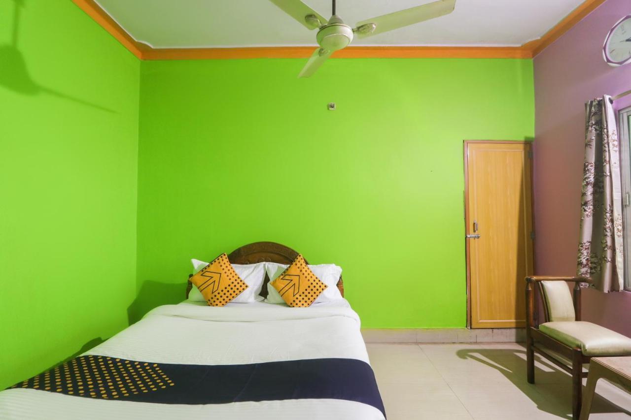 Spot On 65043 Hotel Kalinga Palace Kendrapara Exterior foto